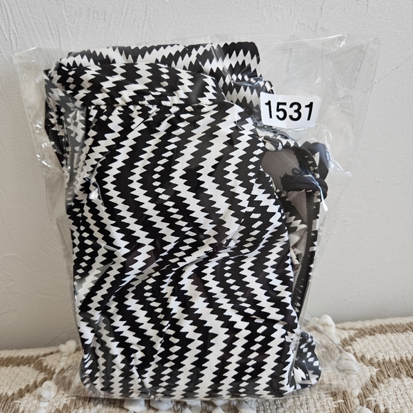 Retro Barbie Style Large Swimsuit One Piece Swim Bathing Suit Black Ruffle Dress - Picture 13 of 13